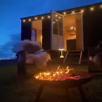 Cozy Tiny House On A Farm 팜스테이