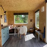 Cozy Tiny House On A Farm 팜스테이 Skibby