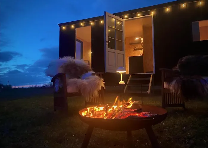 Cozy Tiny House On A Farm 农家乐